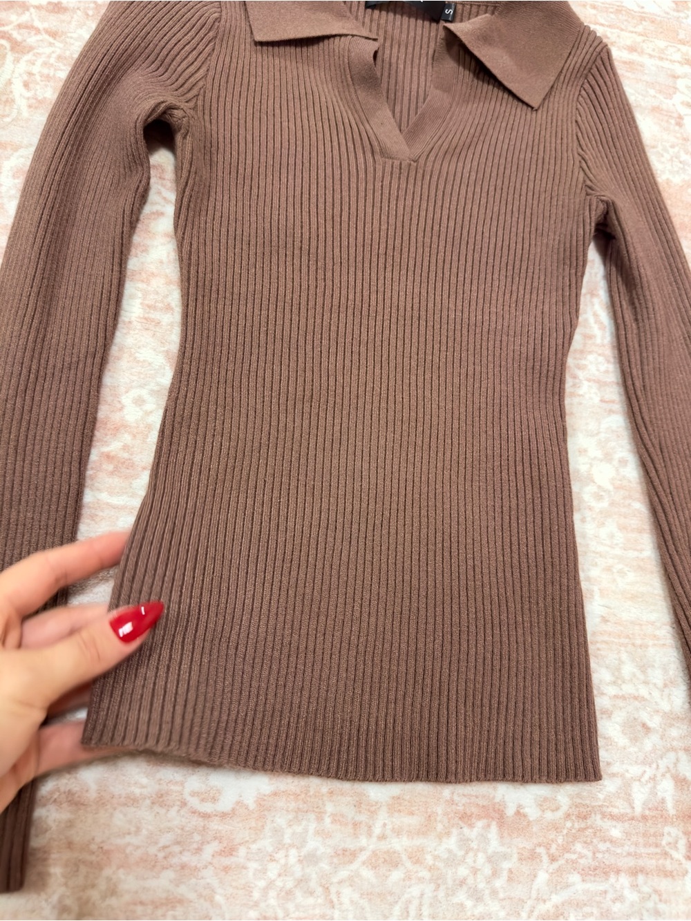 NWOT 🤎 Ribbed Knit V Neck Long Sleeve Top - Picture 2 of 9